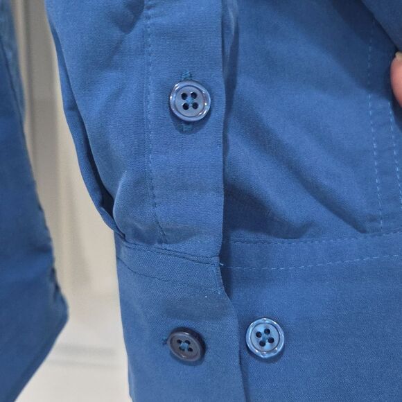 Chico’s Womans Size 2 Button Up Blue Blouse, Tunic - Picture 4 of 5